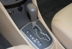 自动档比手动挡省油？这么开就行！