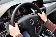 这才是方向盘的正确打法你会用么？