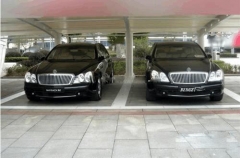 落魄的两辆迈巴赫, 车主曾是百亿富翁, 如今物是人非？