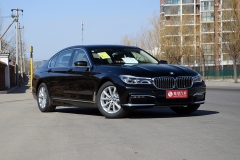 排量2.0T 宝马730Li如何抗衡奔驰S320L