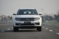 众泰大迈X7 1.8T今日上市 预售10.49万起