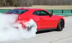 别总学别人耍酷，你知不知道这样很伤变速箱！