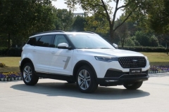 众泰T700配置曝光 全系将标配LED大灯