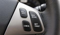 老司机都说定速巡航没什么用，其实是你不会用