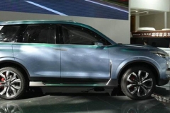 这辆国产尺寸完胜CS95，大灯让途观L想哭