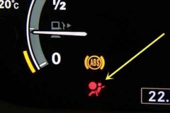 这辆车出了故障, 4S店报价18000, 司机一句话 50元搞定