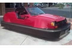 奇葩车主怕爱车受到伤害，直接改成碰碰车上路