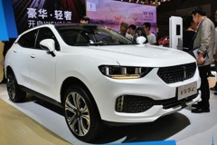 一场热身赛 WEY VV5c静态对比吉利博越