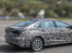 采用溜背造型 长安睿骋CC全伪谍照曝光