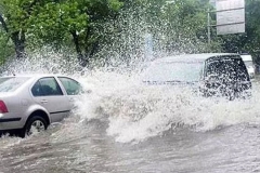 在暴雨多发季，车辆涉水后如何自检？