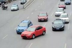 两车同时并线，为什么我却要负全责？