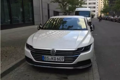 大众Arteon现国外街头 居然跟奔驰撞设计