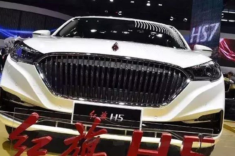 吉利博瑞遇上对手 最年轻的红旗来袭