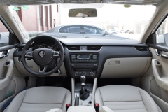 比速腾高大/与奥迪A3同平台，最低8万