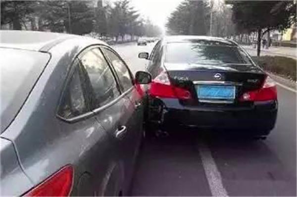 老司机开车“让速不让道”？这里边大有学问！