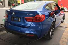 53万宝马3系GT 回家第一晚就被“划伤”