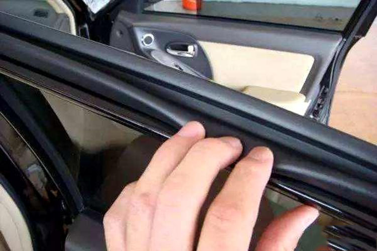 夏日高温对汽车会造成哪些危害？该如何避免？