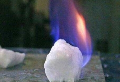 宝马开发可燃冰汽车 加100升跑5万公里？