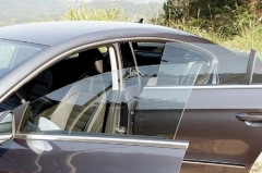 为什么高速路上千万不能开同侧窗？