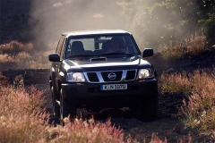 从来不把陆巡放在眼里 此车乃越野车性能之王