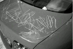 压力太大，北漂族为发泄狂划86辆车