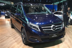 奔驰V260L臻藏版6月3日上市 增宝石蓝配色