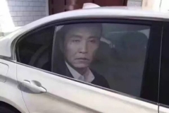 达康书记的车窗贴膜太逼真，半夜看到吓一跳！