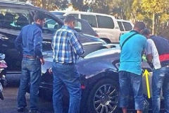 好像偷车 千万豪车加油果然与众不同！