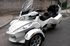 比宝马3系还贵的“三轮车”，外观炸裂性能不输汽车