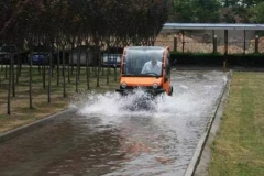 雨季来临，新能源汽车涉水有多危险？