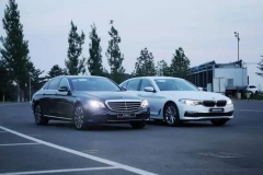 独家测评全新宝马5系和奔驰E级，竞争力大起底