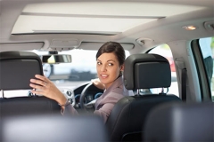 “倒车，请注意”到底是谁的声音？