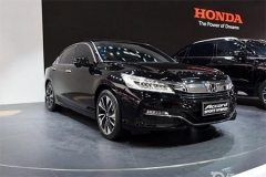 还在抱怨高油耗？这几款车越堵越省油 逆天了！