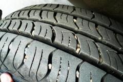 轮胎里的小石子，可能暗含杀机