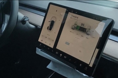 特斯拉Model 3没有仪表盘更安全？