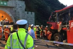 陕西36死重大车祸的四个启示，有车一族都该看看！