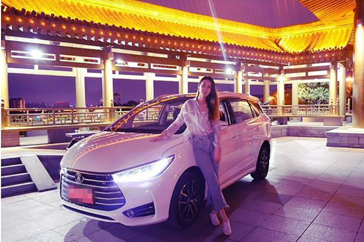 陕西首个宋MAX女车主诞生 不愧最美国产MPV