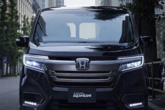都是7座MPV 它比埃尔法便宜几十万