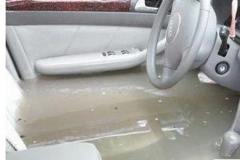 忘关天窗，又碰上下暴雨，这滋味有多酸爽？