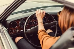 车速超100km/h 车上哪些功能会失效？