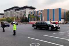 川普访华庞大车队 你能认识全部车吗