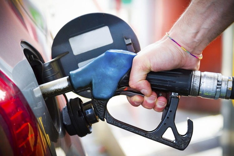 明起油价将再次上涨 92号汽油涨0.13元/升