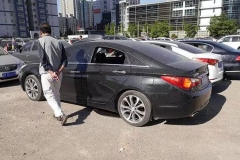 车停的好好的，为什么总有人划我车？