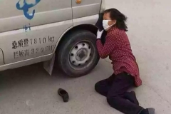 老人都不敢扶？3分钟教你如何避免碰瓷！
