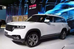 名叫Q7，路虎外形，仅售5万，让众泰版路虎T800都手足无措