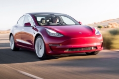 外媒首次实测特斯拉Model 3，多项性能完胜宝马330i