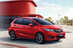 5款8万合资车有的空间比中型车还大！