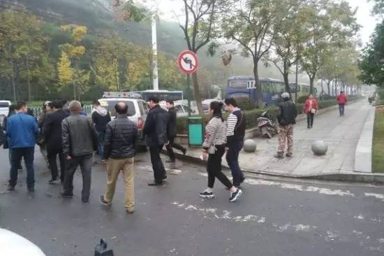 三菱帕杰罗悦野