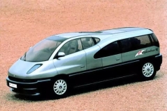 宝马有一款碉堡了的商务车，7门7座外型酷似波音747