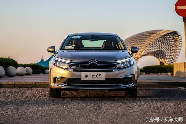 还在看蒙迪欧和天籁？ 中级车市场又有新的选择了